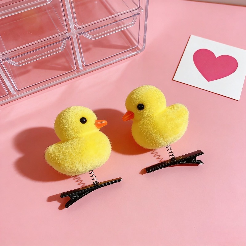 A cute cartoon yellow duckling - Photography Yellow avis et prix